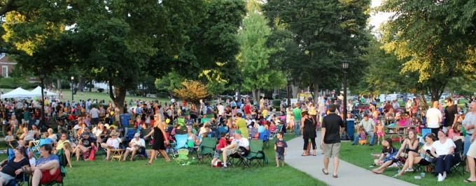 Uniquely Thursdays Summer Concert Series @ Burlington Park | Hinsdale | Illinois | United States